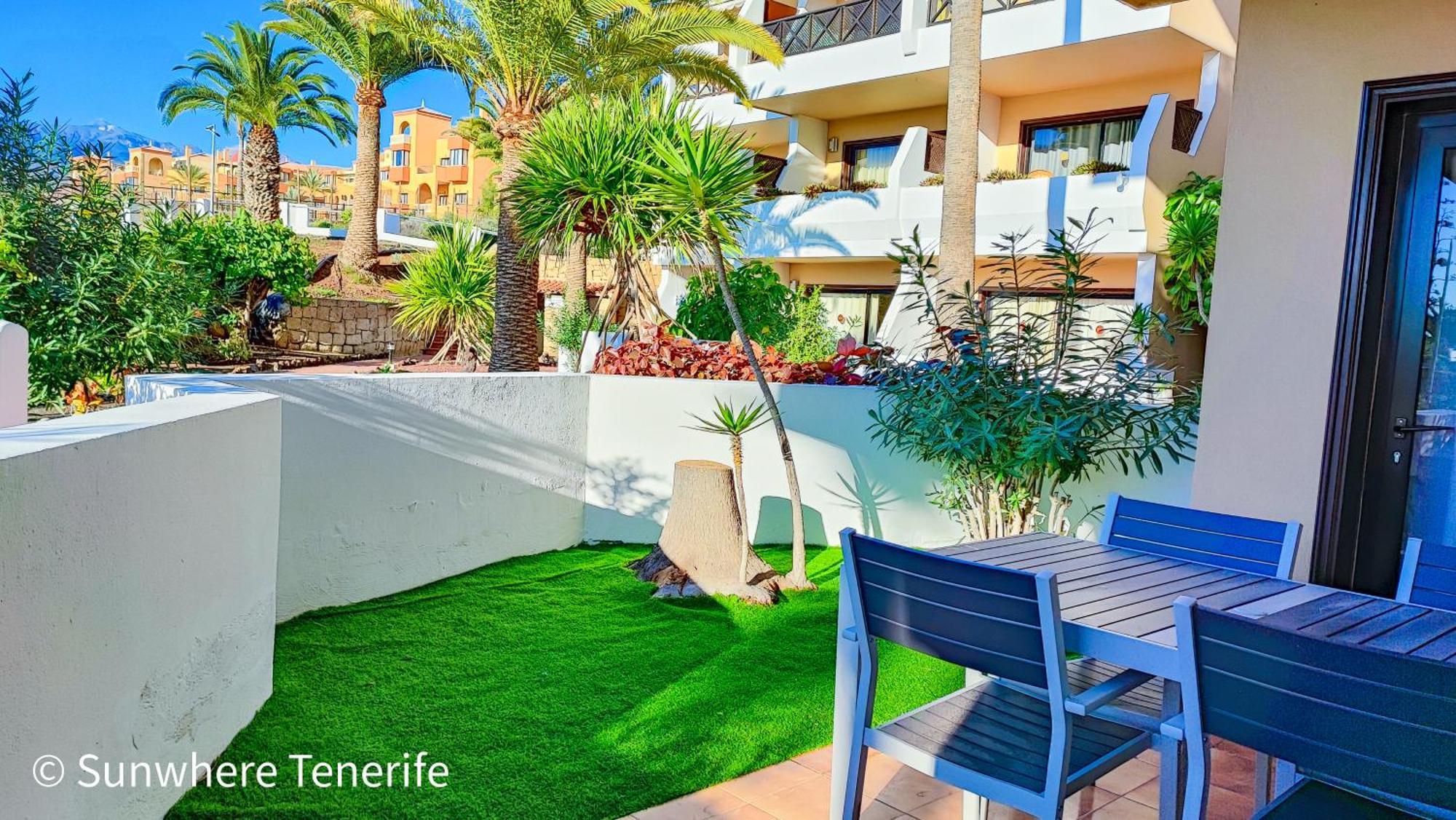 Spacious Apartment With Private Garden In Tenerife South サンミゲル・デ・アボナ エクステリア 写真