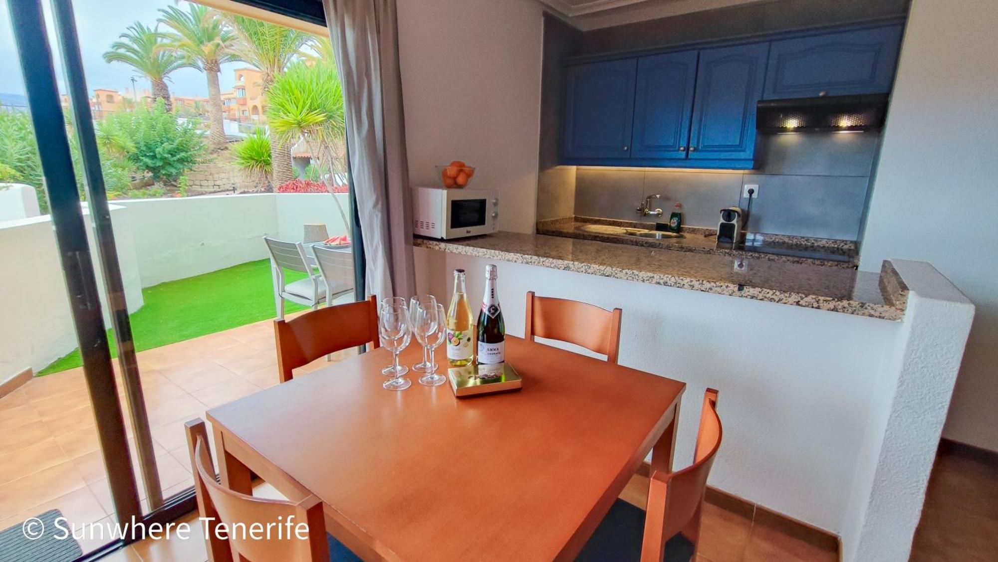 Spacious Apartment With Private Garden In Tenerife South サンミゲル・デ・アボナ エクステリア 写真